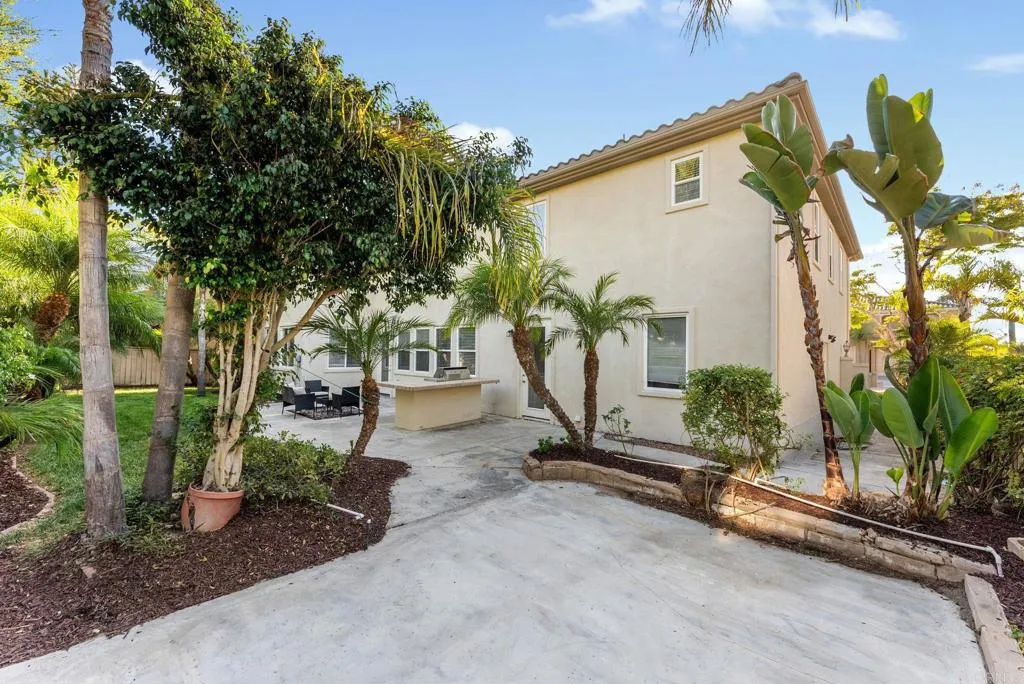 6584 Coneflower Drive, Carlsbad, CA 92011 6584 Coneflower Drive, Carlsbad, CA 92011