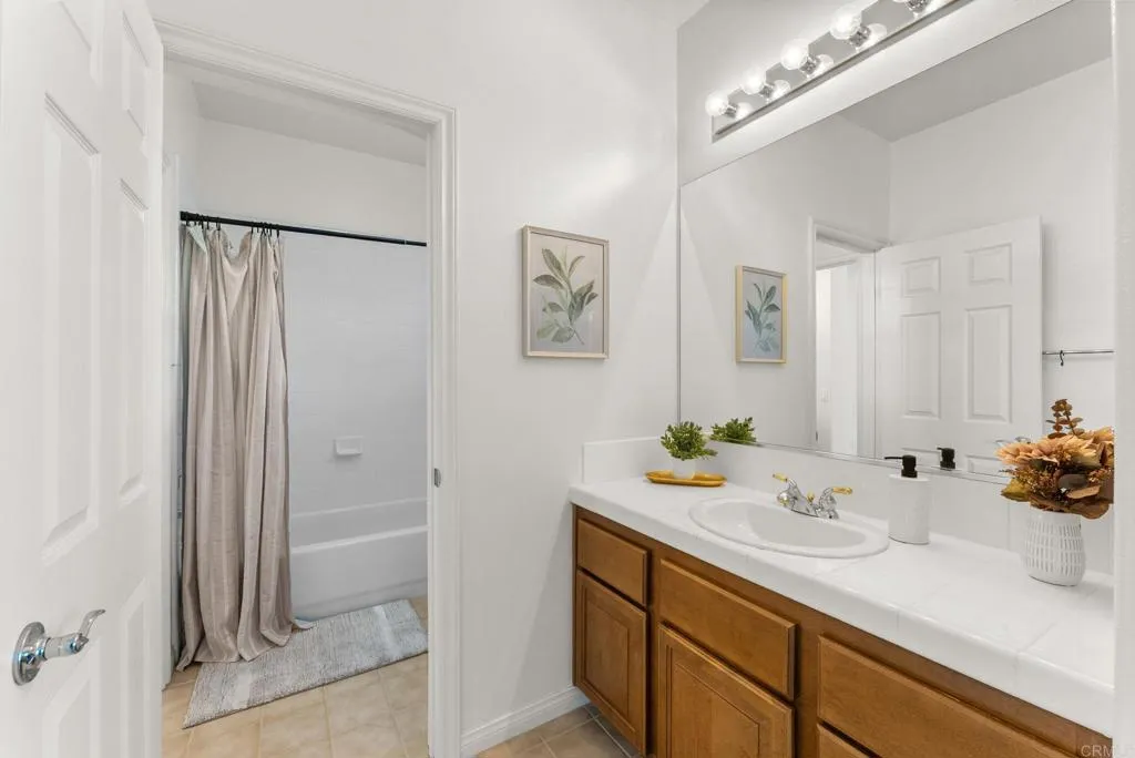 6584 Coneflower Drive, Carlsbad, CA 92011 6584 Coneflower Drive, Carlsbad, CA 92011