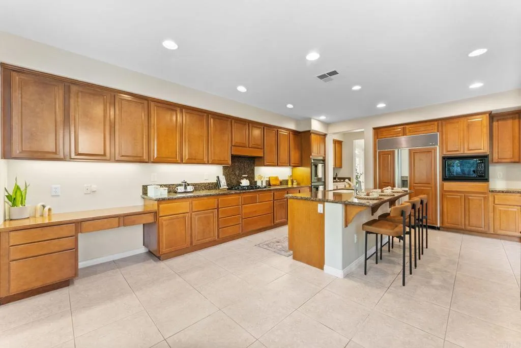 6584 Coneflower Drive, Carlsbad, CA 92011 6584 Coneflower Drive, Carlsbad, CA 92011