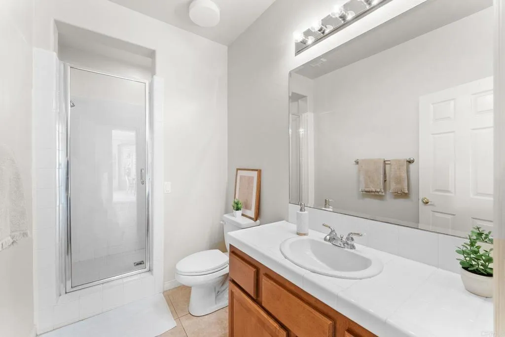 6584 Coneflower Drive, Carlsbad, CA 92011 6584 Coneflower Drive, Carlsbad, CA 92011