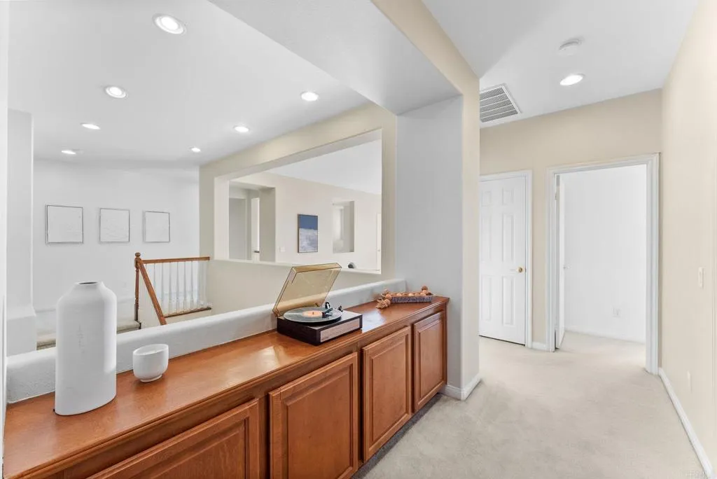 6584 Coneflower Drive, Carlsbad, CA 92011 6584 Coneflower Drive, Carlsbad, CA 92011