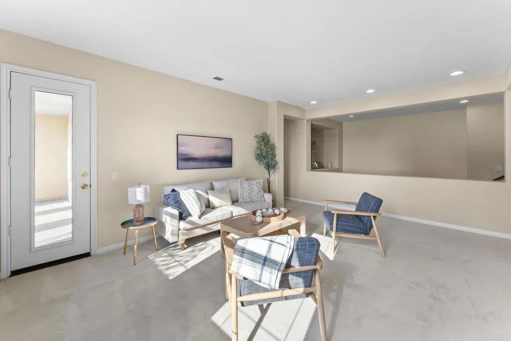 6584 Coneflower Drive, Carlsbad, CA 92011 6584 Coneflower Drive, Carlsbad, CA 92011