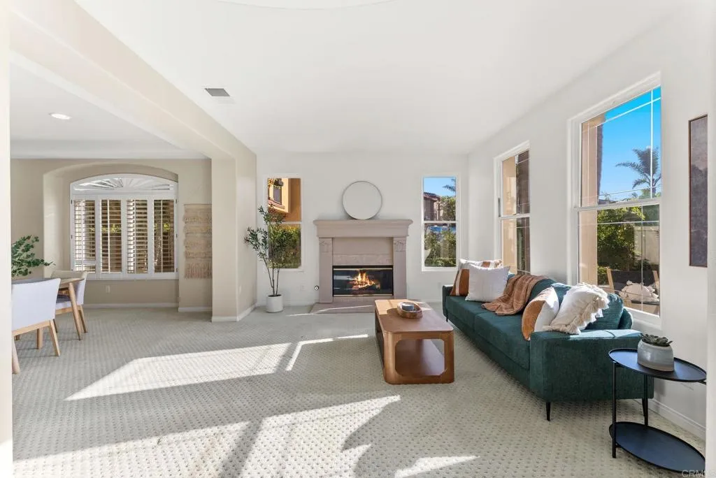 6584 Coneflower Drive, Carlsbad, CA 92011 6584 Coneflower Drive, Carlsbad, CA 92011