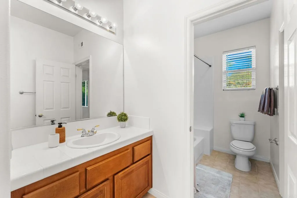 6584 Coneflower Drive, Carlsbad, CA 92011 6584 Coneflower Drive, Carlsbad, CA 92011