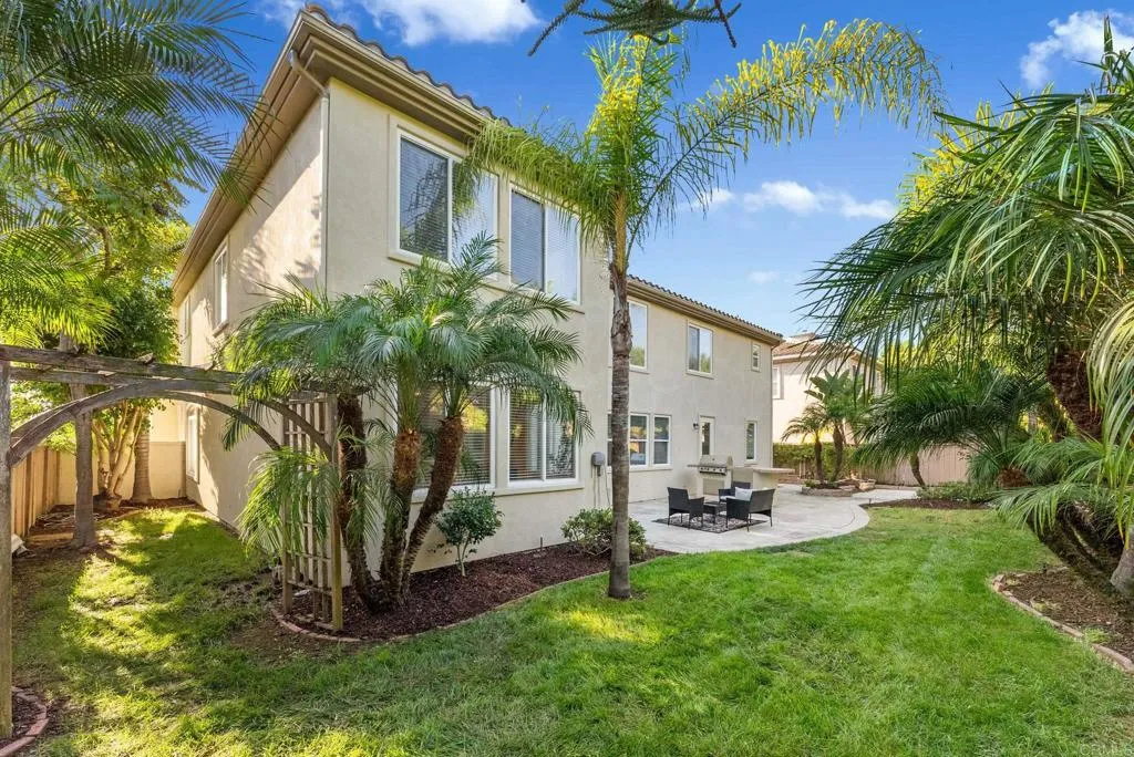 6584 Coneflower Drive, Carlsbad, CA 92011 6584 Coneflower Drive, Carlsbad, CA 92011