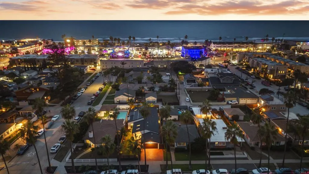https://cdn.realtyfeed.com/cdn/127/307106214/53a12f9515981445ff7715d367cb04f2.webp