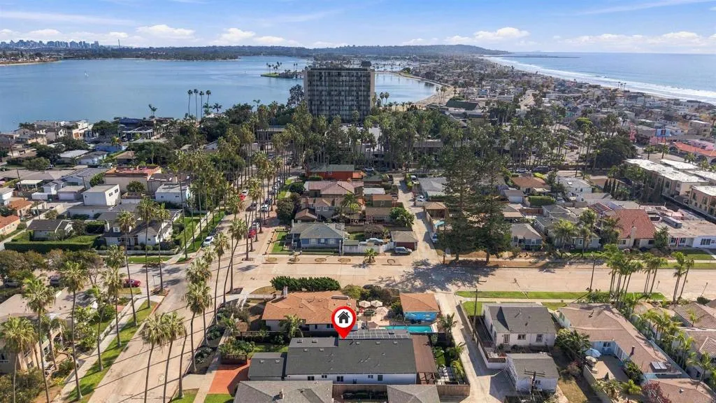 https://cdn.realtyfeed.com/cdn/127/307106214/5d1ce37adebbdf4ae8ac5ea3407d4a9f.webp