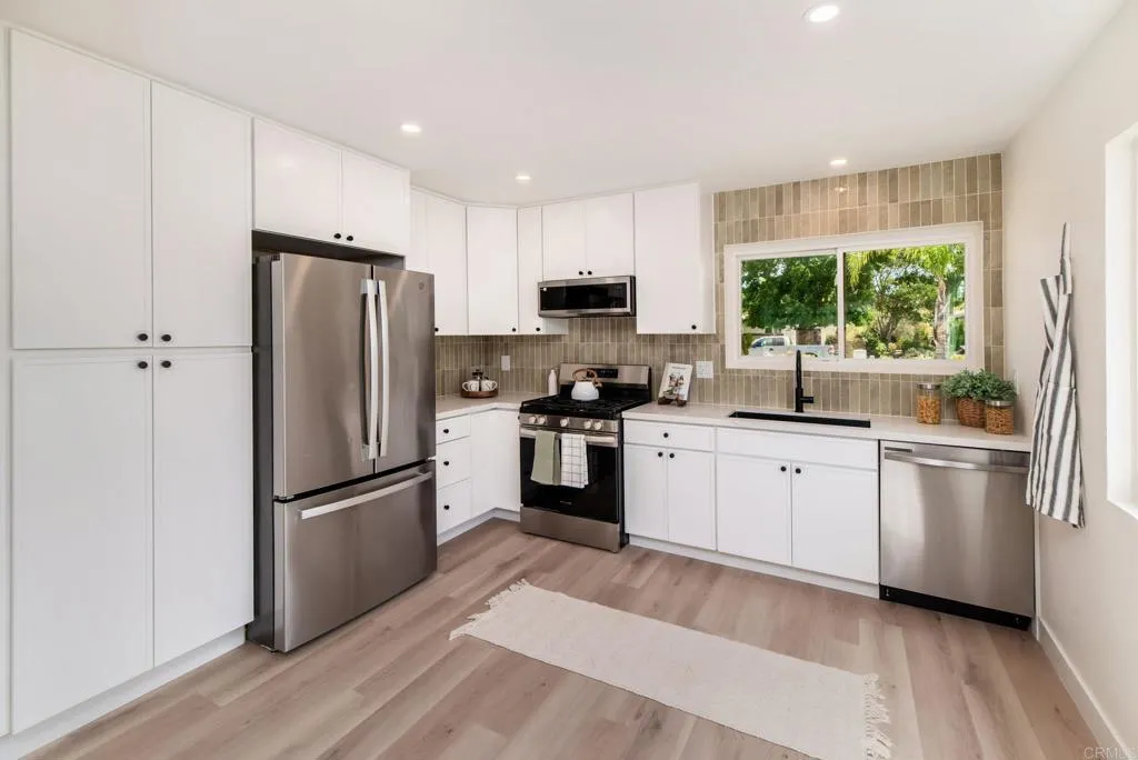 420 N Pacific Street, San Marcos, CA 92069 420 N Pacific Street, San Marcos, CA 92069
