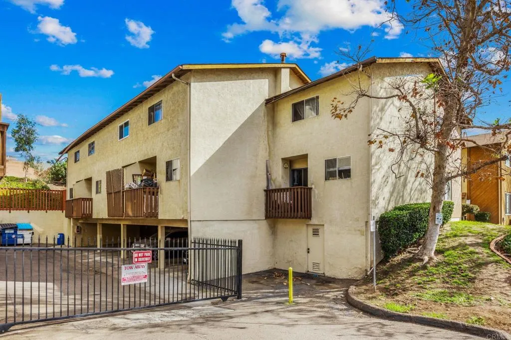 3631 Lemona, #D, San Diego, CA 92105 3631 Lemona, #D, San Diego, CA 92105