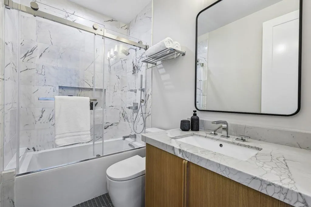 6662 Avenida La Reina, La Jolla, CA 92037 6662 Avenida La Reina, La Jolla, CA 92037