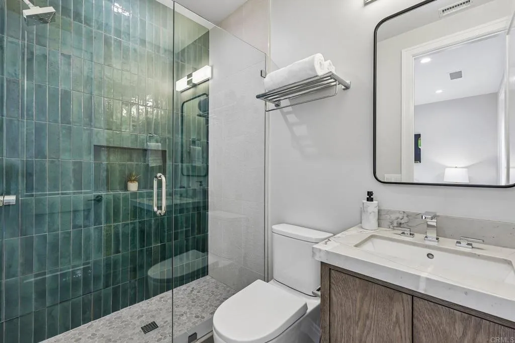 6662 Avenida La Reina, La Jolla, CA 92037 6662 Avenida La Reina, La Jolla, CA 92037