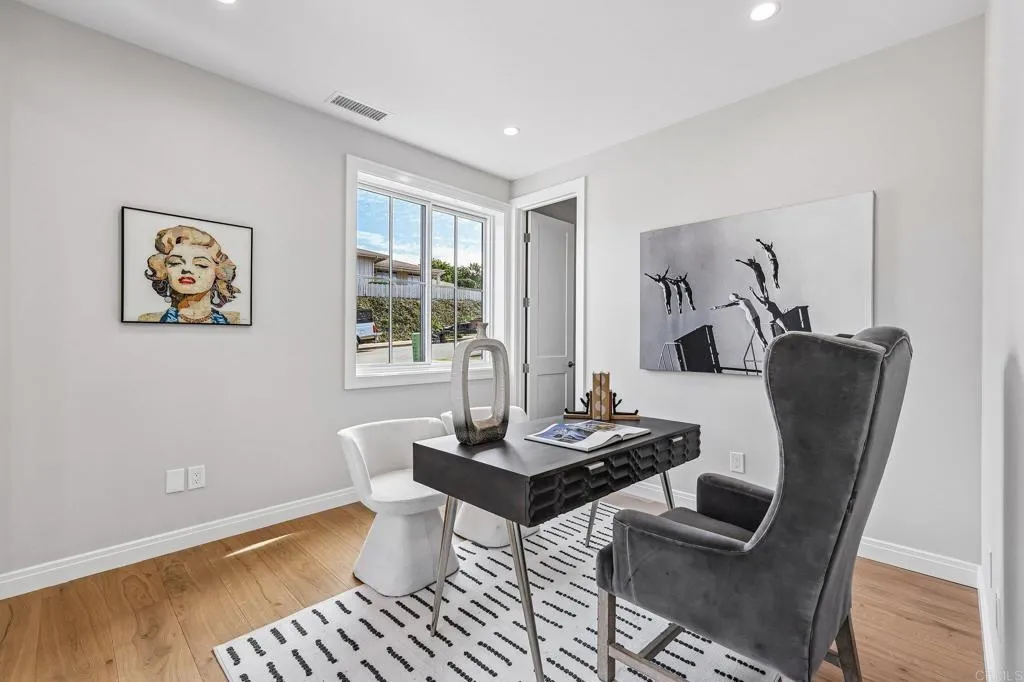 6662 Avenida La Reina, La Jolla, CA 92037 6662 Avenida La Reina, La Jolla, CA 92037