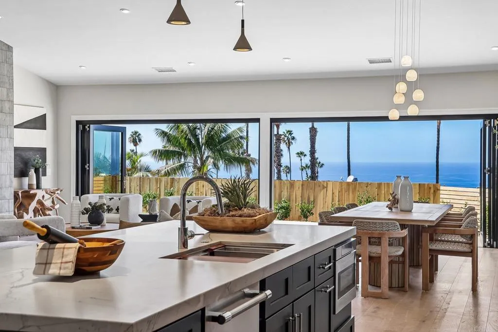 6662 Avenida La Reina, La Jolla, CA 92037 6662 Avenida La Reina, La Jolla, CA 92037