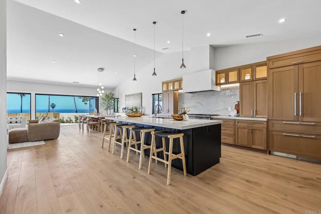 6662 Avenida La Reina, La Jolla, CA 92037 6662 Avenida La Reina, La Jolla, CA 92037