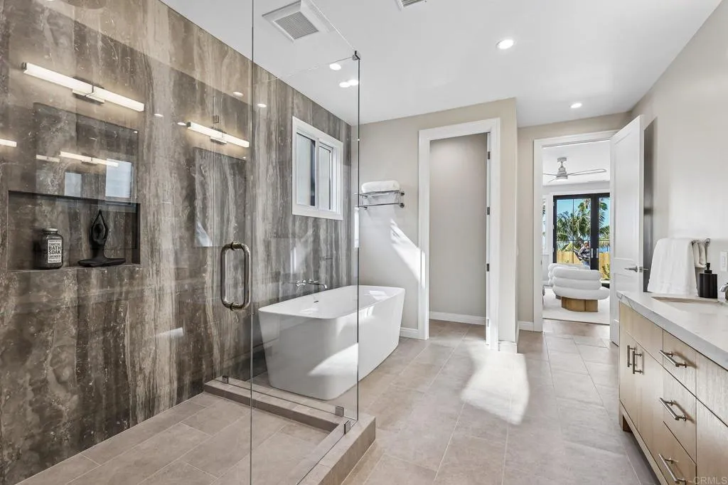 6662 Avenida La Reina, La Jolla, CA 92037 6662 Avenida La Reina, La Jolla, CA 92037