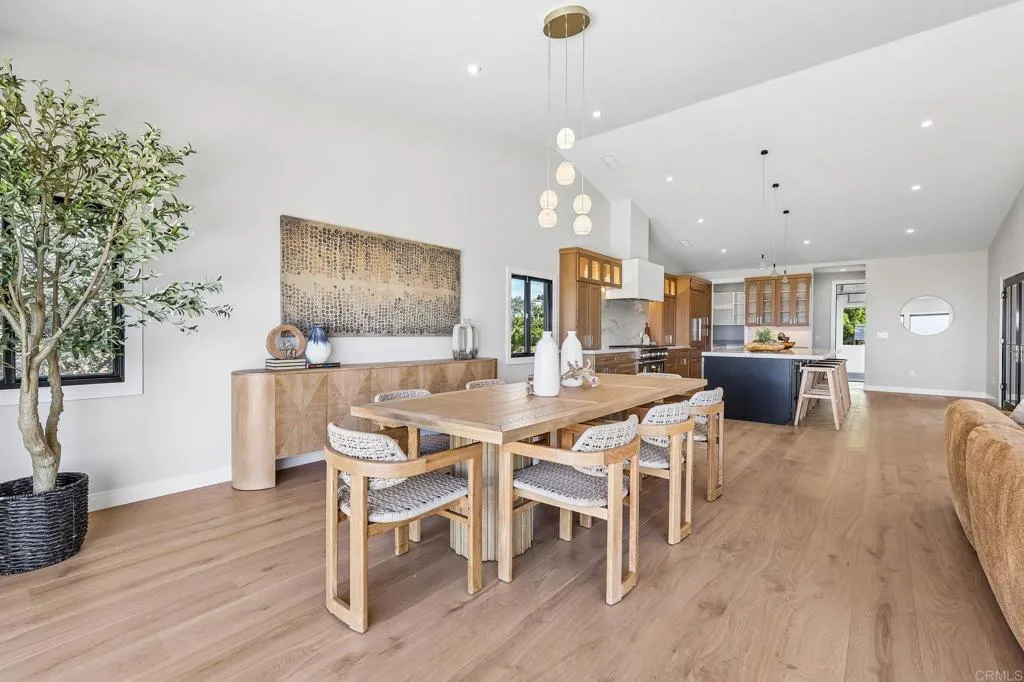 6662 Avenida La Reina, La Jolla, CA 92037 6662 Avenida La Reina, La Jolla, CA 92037