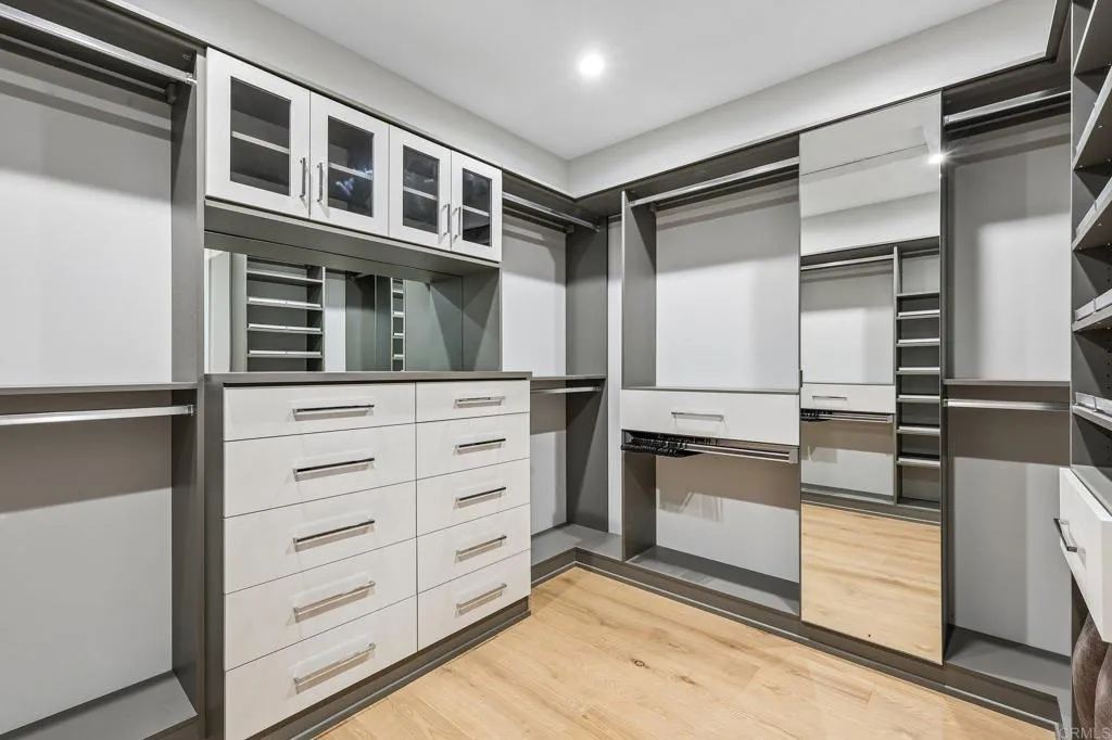 6662 Avenida La Reina, La Jolla, CA 92037 6662 Avenida La Reina, La Jolla, CA 92037