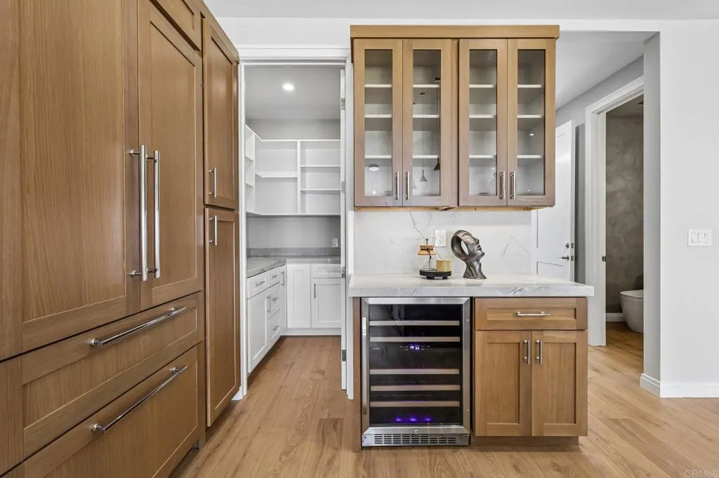 6662 Avenida La Reina, La Jolla, CA 92037 6662 Avenida La Reina, La Jolla, CA 92037