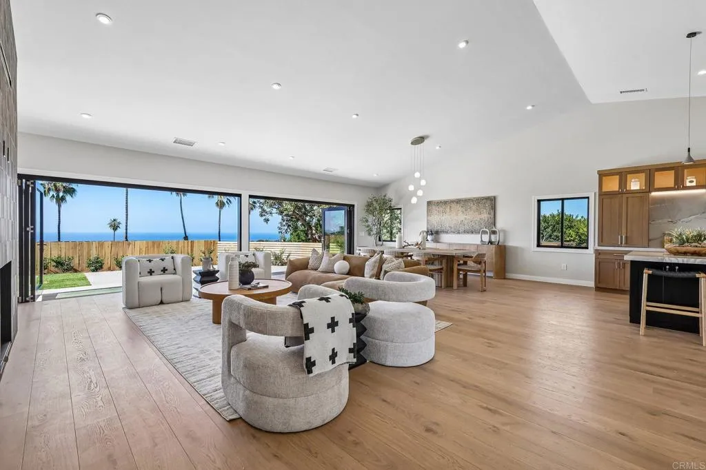 6662 Avenida La Reina, La Jolla, CA 92037 6662 Avenida La Reina, La Jolla, CA 92037