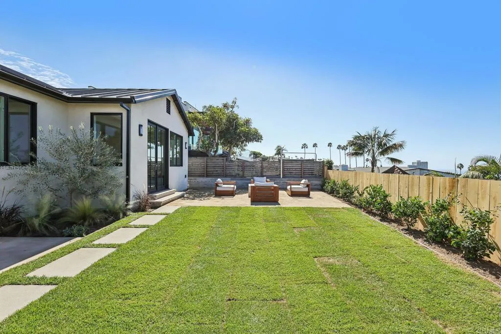 6662 Avenida La Reina, La Jolla, CA 92037 6662 Avenida La Reina, La Jolla, CA 92037