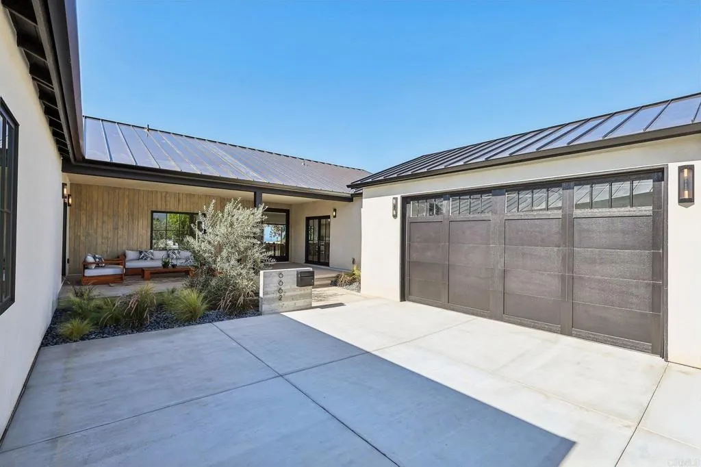 6662 Avenida La Reina, La Jolla, CA 92037 6662 Avenida La Reina, La Jolla, CA 92037