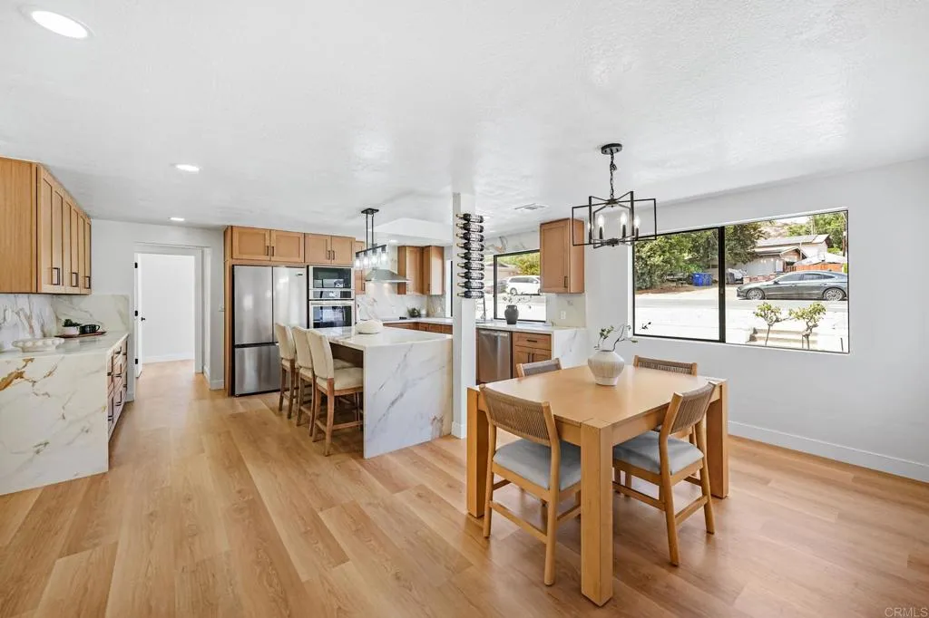 https://cdn.realtyfeed.com/cdn/127/307106341/341b26a0f0e7a734fd80b379bd2e2447.webp