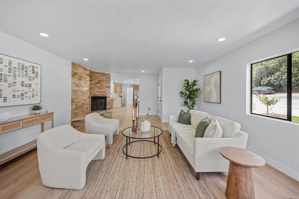 https://cdn.realtyfeed.com/cdn/127/307106341/71ee05cfe4c45756a029f62fd2daf363.webp