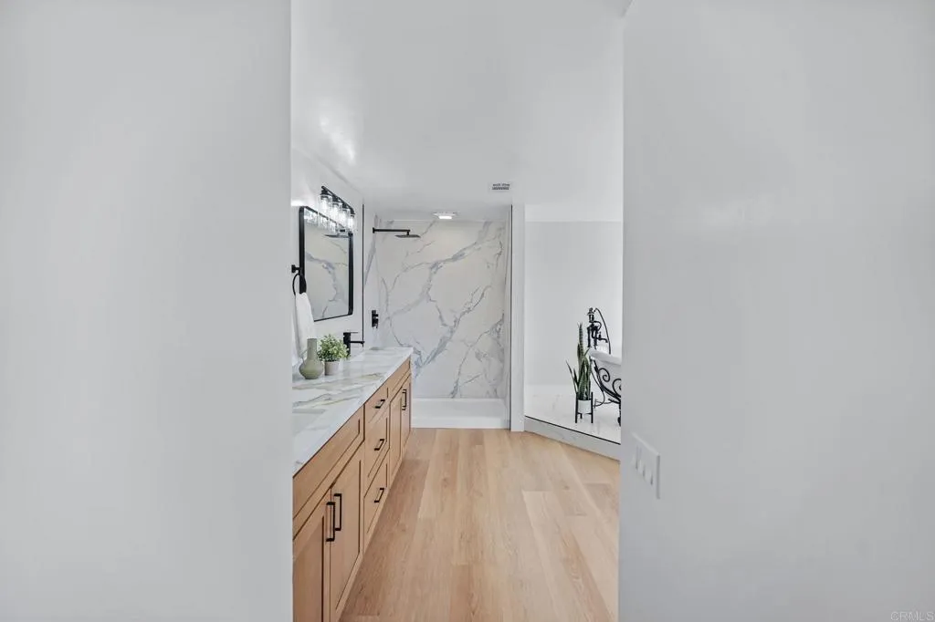 https://cdn.realtyfeed.com/cdn/127/307106341/8cfc10b99ec7304f5ef6803638e0e168.webp