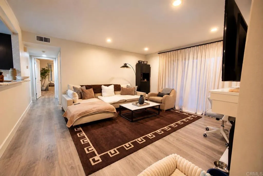 2005 Lakeridge Circle, #103, Chula Vista, CA 91913 2005 Lakeridge Circle, #103, Chula Vista, CA 91913