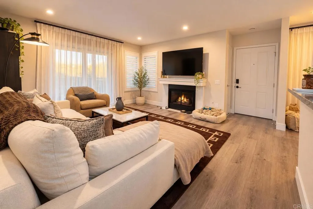 2005 Lakeridge Circle, #103, Chula Vista, CA 91913 2005 Lakeridge Circle, #103, Chula Vista, CA 91913