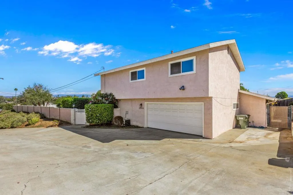 https://cdn.realtyfeed.com/cdn/127/307106386/77c38faf5c36f647efd30aa993bcf4bc.webp