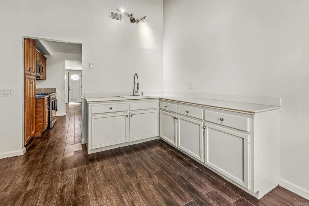 https://cdn.realtyfeed.com/cdn/127/307106386/fb74fb1a6500a4d21dca06771754a21e.webp