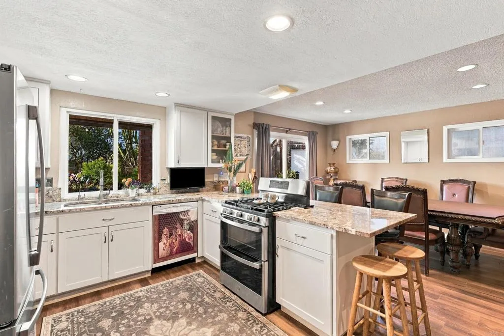 https://cdn.realtyfeed.com/cdn/127/307106416/3e3864ac1ae126bbe398b4d12ad0cfe3.webp