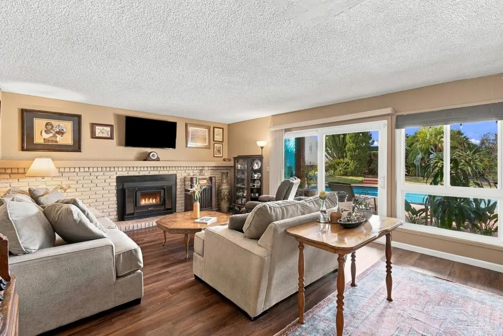 https://cdn.realtyfeed.com/cdn/127/307106416/3e643c4cea6a275659807e105605f91d.webp