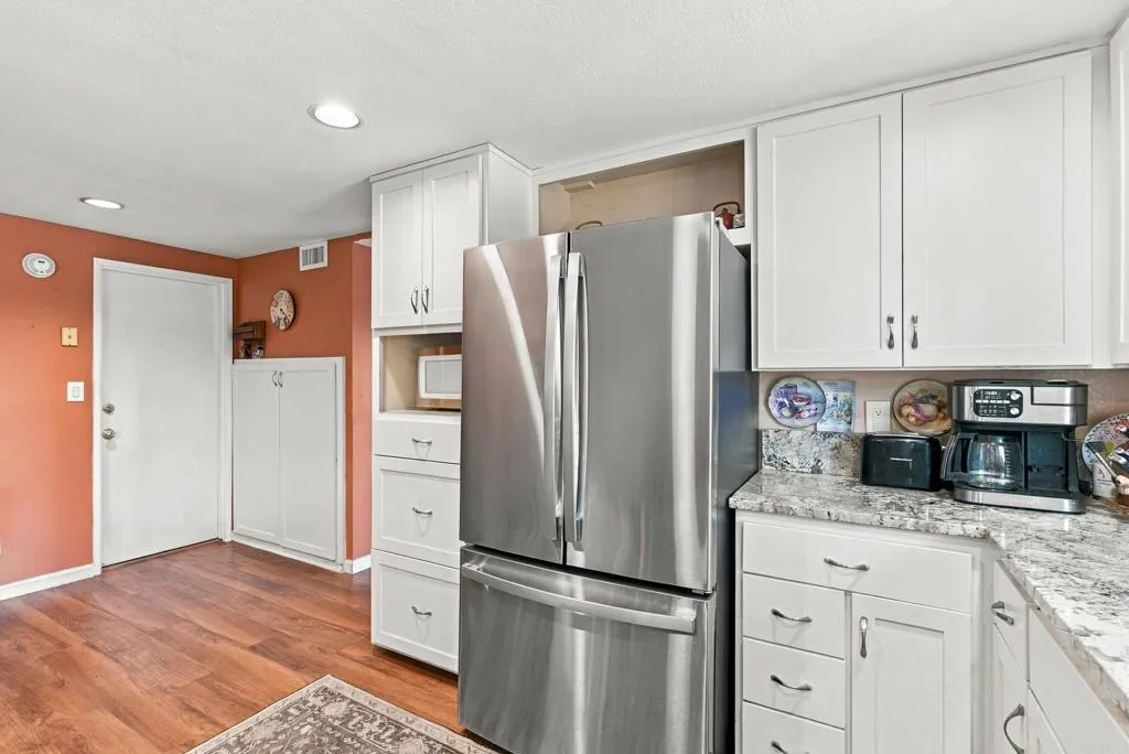 https://cdn.realtyfeed.com/cdn/127/307106416/b5f4d5db84a18d4787db6747b9608e7d.webp