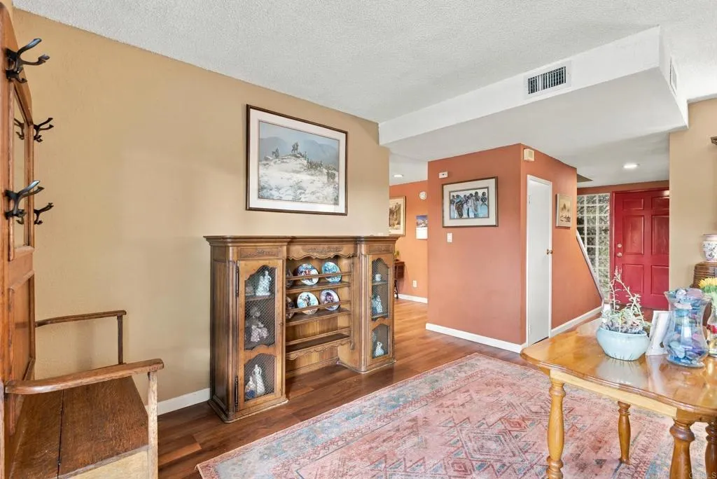 https://cdn.realtyfeed.com/cdn/127/307106416/e20f1147f2949fd1e2b5259d393e8328.webp