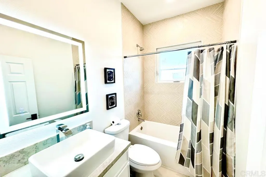 451 E LINCOLN Avenue, Escondido, CA 92026 451 E LINCOLN Avenue, Escondido, CA 92026