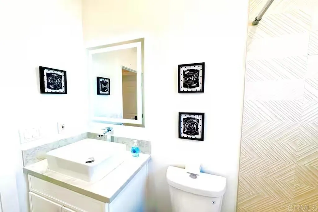451 E LINCOLN Avenue, Escondido, CA 92026 451 E LINCOLN Avenue, Escondido, CA 92026
