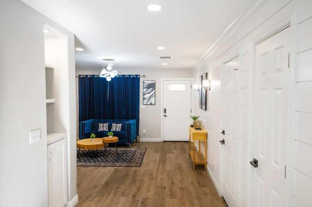 451 E LINCOLN Avenue, Escondido, CA 92026 451 E LINCOLN Avenue, Escondido, CA 92026