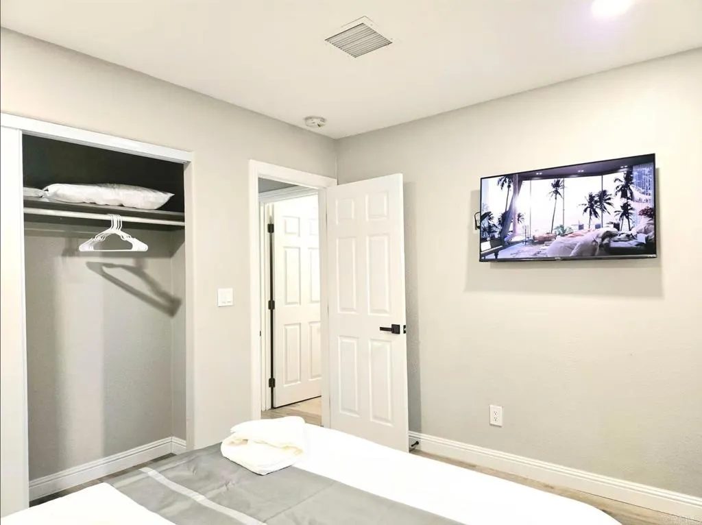 451 E LINCOLN Avenue, Escondido, CA 92026 451 E LINCOLN Avenue, Escondido, CA 92026