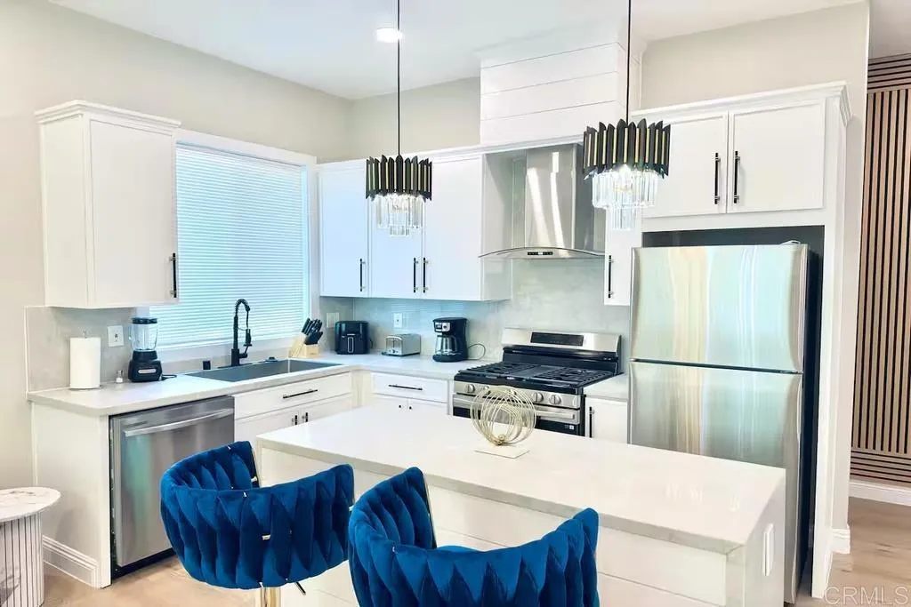 451 E LINCOLN Avenue, Escondido, CA 92026 451 E LINCOLN Avenue, Escondido, CA 92026