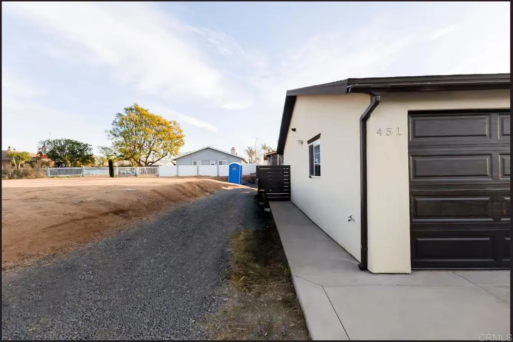 451 E LINCOLN Avenue, Escondido, CA 92026 451 E LINCOLN Avenue, Escondido, CA 92026