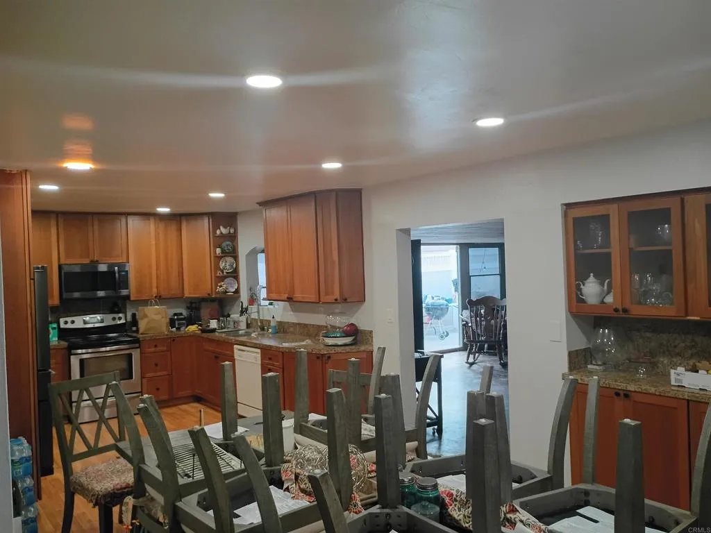 10352 Limetree Lane, Spring Valley, CA 91977 10352 Limetree Lane, Spring Valley, CA 91977
