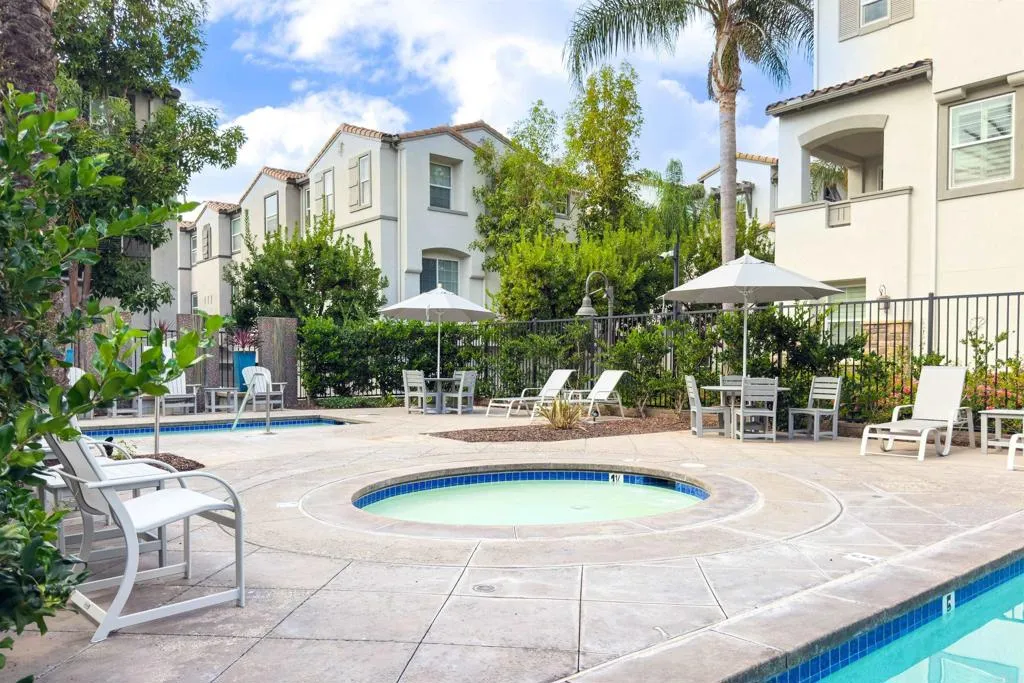 2233 Granby Way, San Marcos, CA 92078 2233 Granby Way, San Marcos, CA 92078