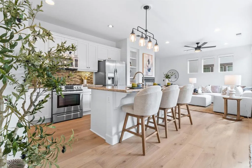 2233 Granby Way, San Marcos, CA 92078 2233 Granby Way, San Marcos, CA 92078