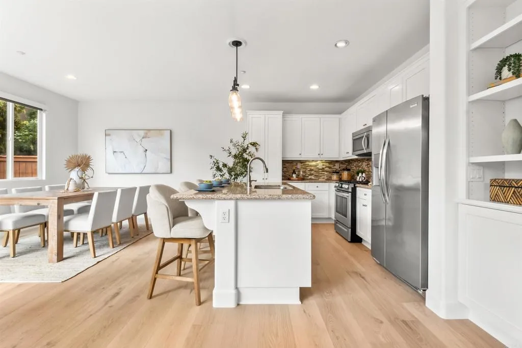 2233 Granby Way, San Marcos, CA 92078 2233 Granby Way, San Marcos, CA 92078