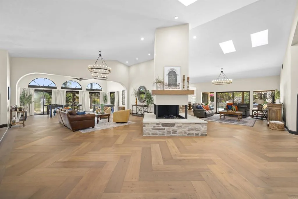 12386 Single Oak Place, Lakeside, CA 92040 12386 Single Oak Place, Lakeside, CA 92040