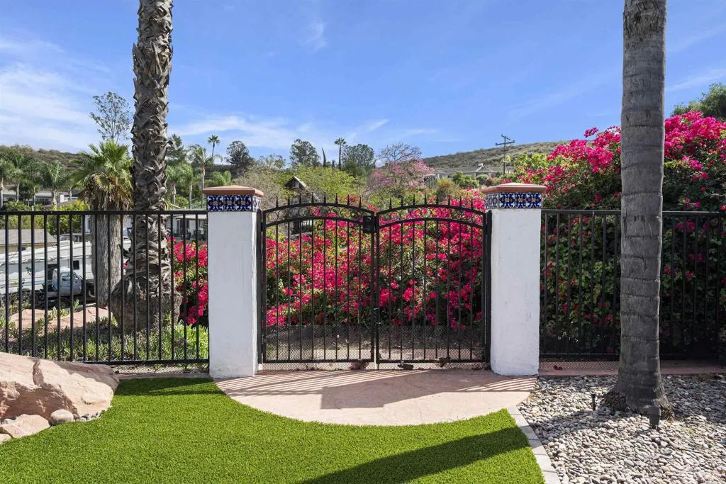 12386 Single Oak Place, Lakeside, CA 92040 12386 Single Oak Place, Lakeside, CA 92040