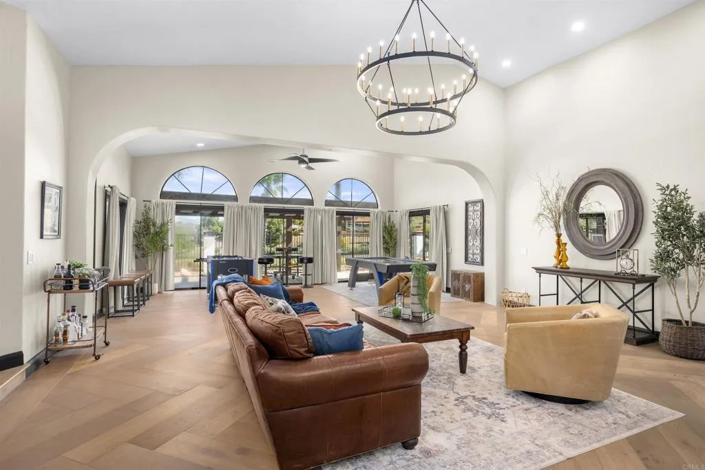 12386 Single Oak Place, Lakeside, CA 92040 12386 Single Oak Place, Lakeside, CA 92040