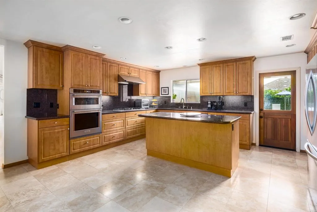 1444 Rodeo dr., La Jolla, CA 92037 1444 Rodeo dr., La Jolla, CA 92037